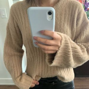 V neck sweater